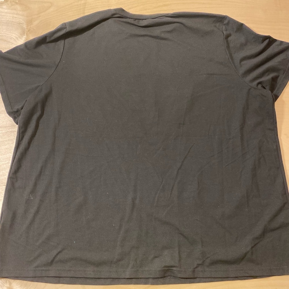 Women’s Tee 4XL (fits more like 2XL) (JU) - Picture 10 of 11
